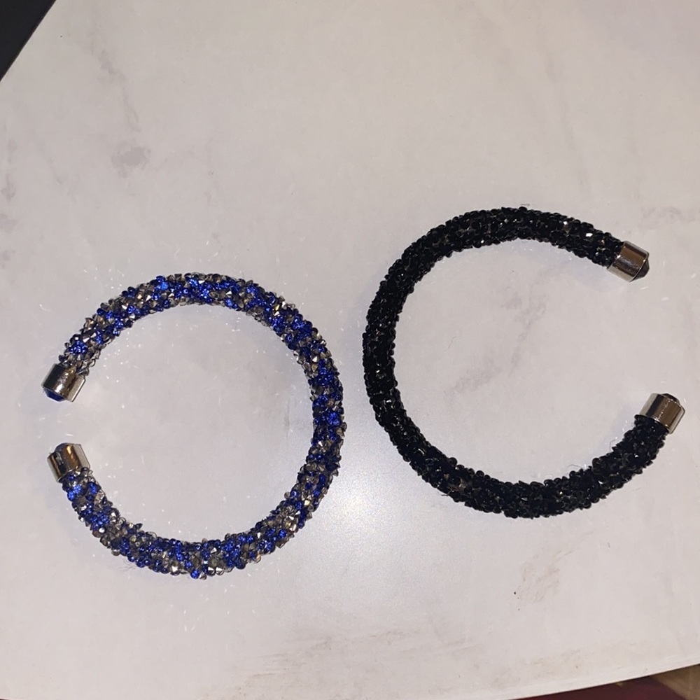 Set of two cuff bracelets beaded sparkly 1 blac 1 blue/silver one size fits all‌ - Picture 2 of 7